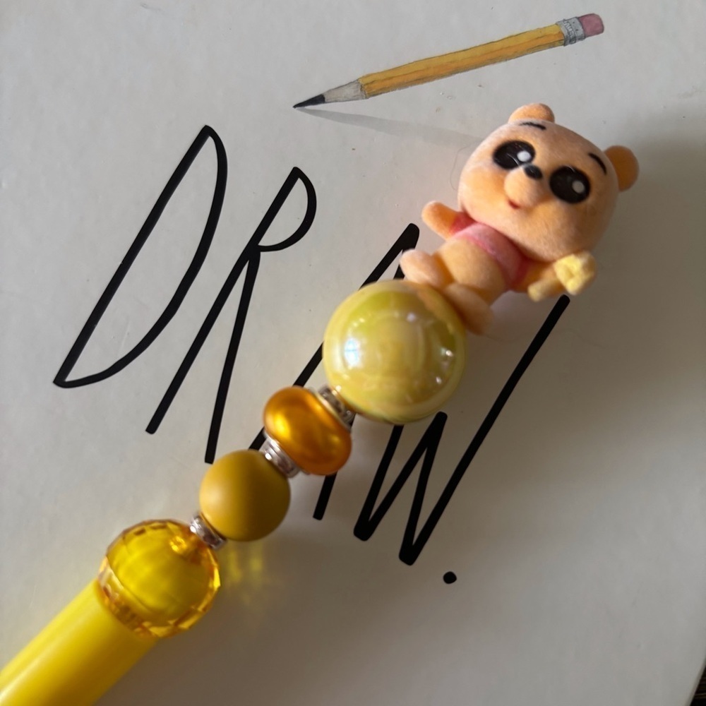 Disney Doorables: Winnie the Pooh: Pooh Bear handmade beaded pen